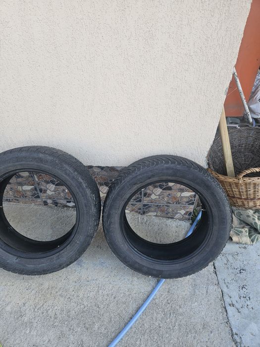 Cauciucuri Michelin 205 / 55 / 16 cauciucurile sunt de iarna pret 600