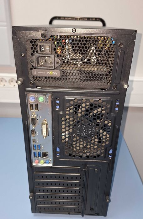 Calc. AMD Ryzen5 3400G 3.7GHz,16GB DDR4,1TB HDD+250GB SSD,Windows11Pro