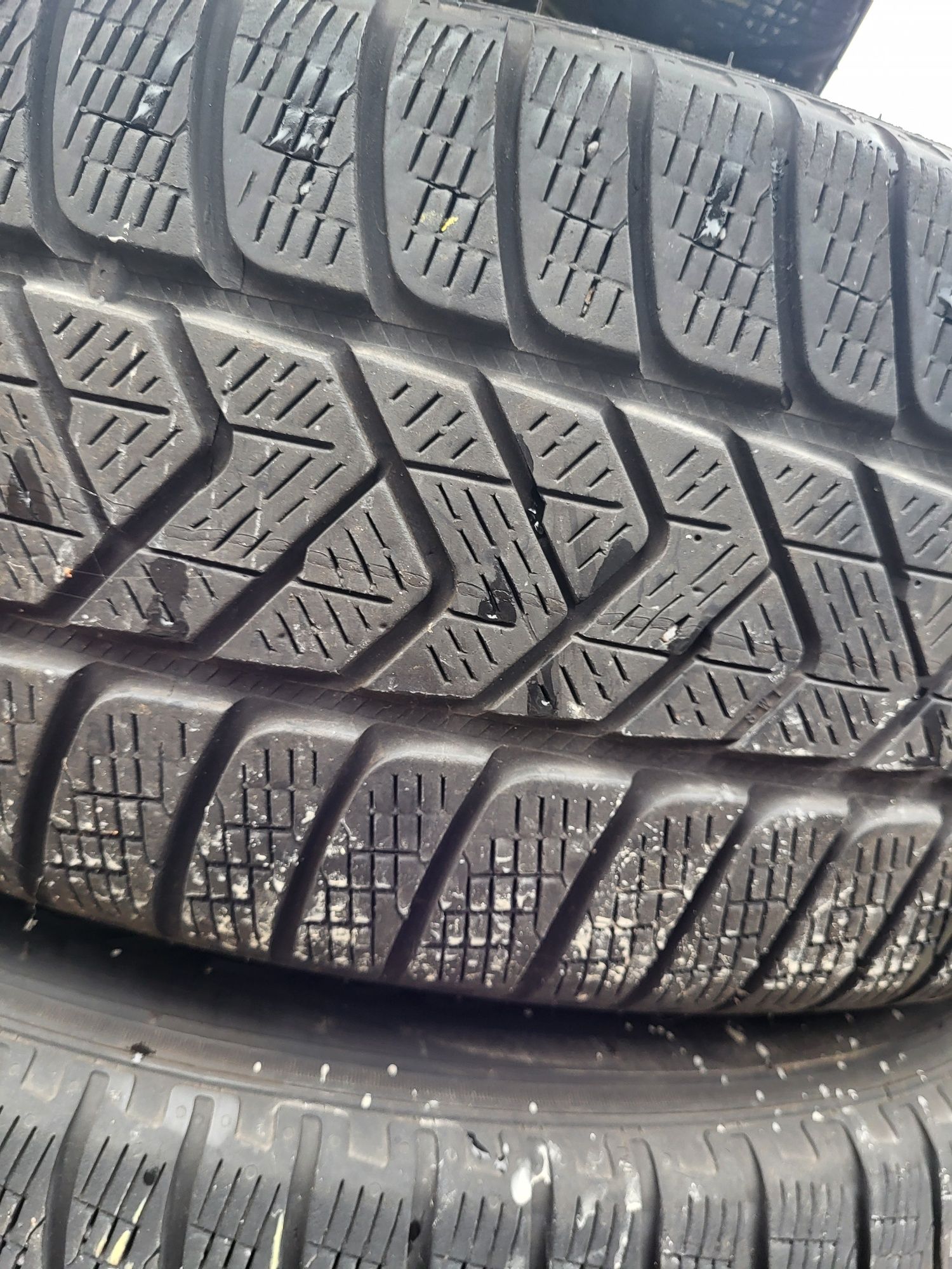 4 бр 235/60/18 Pirelli зимни гуми