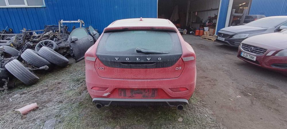 Dezmembrez  Volvo V40 R-Design D3 2.0 d 2013