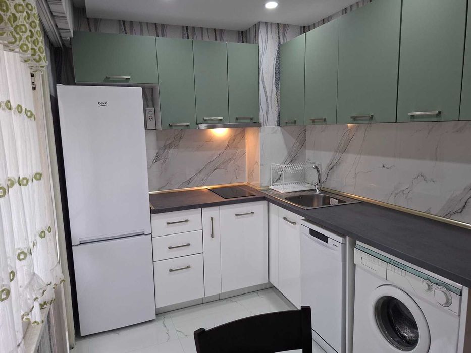 Дава се под наем Двустаен апартамент в Варна, Левски - 74 кв.м за 600 € - Снимка #3