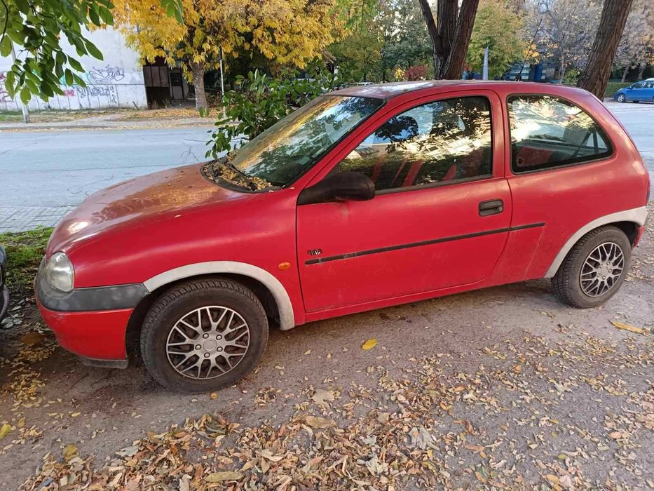 Опел Корса 1998год