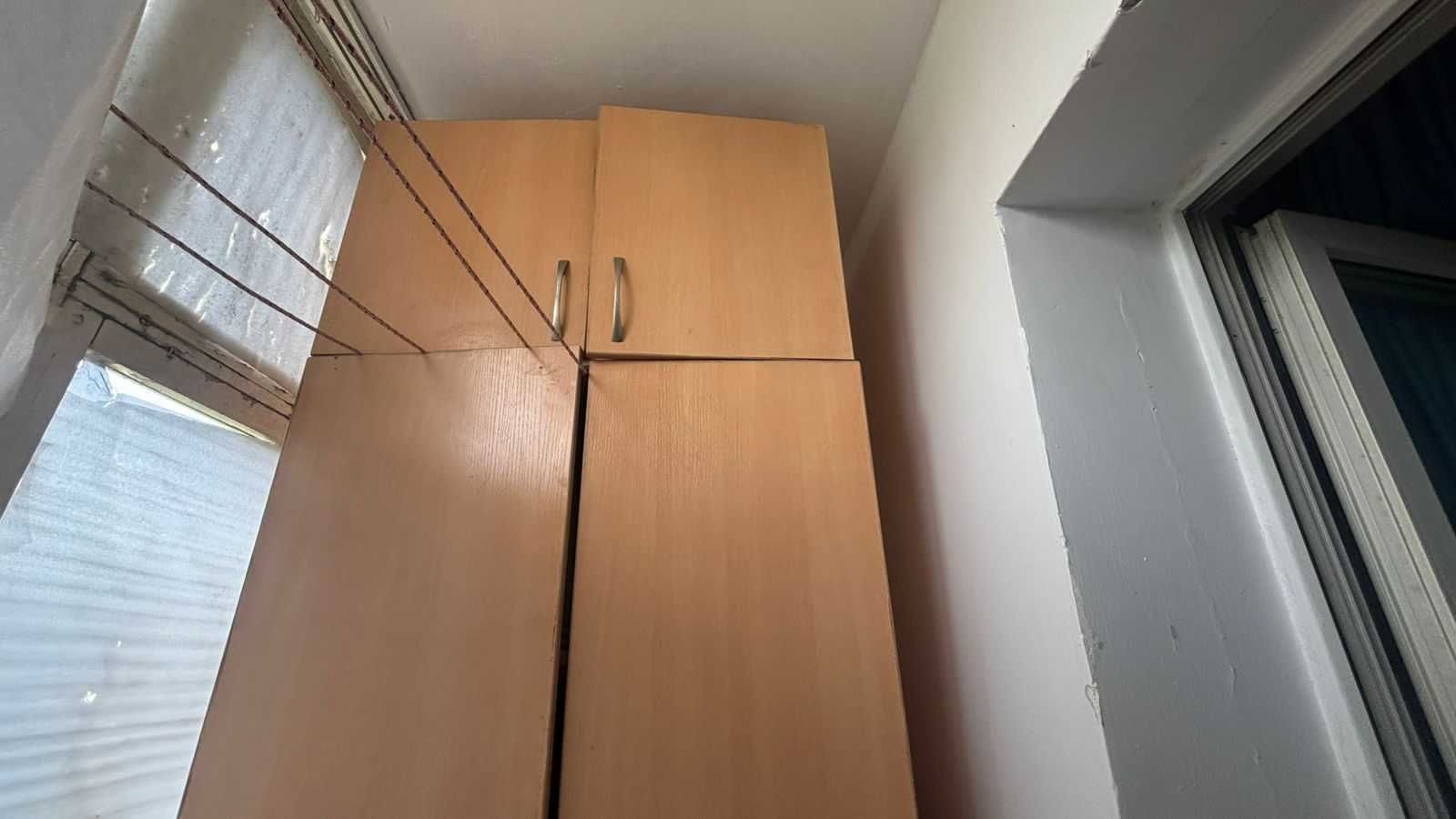 Продам шкаф полочный для балкона