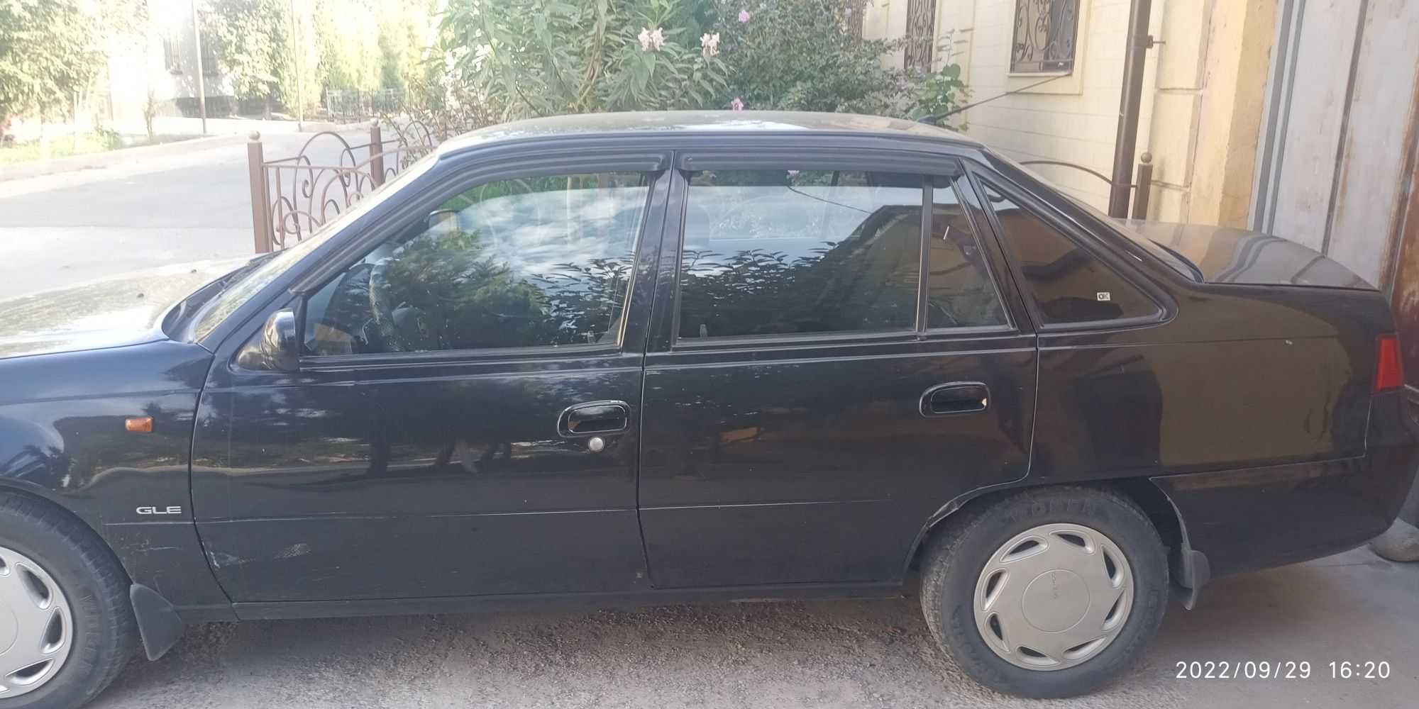 Автомобиль нексия