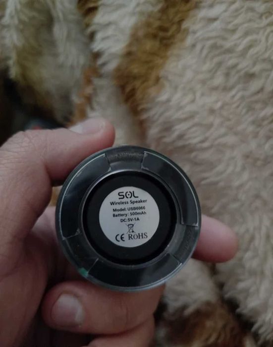 Продаётся новая блютус колонка, дёшево!