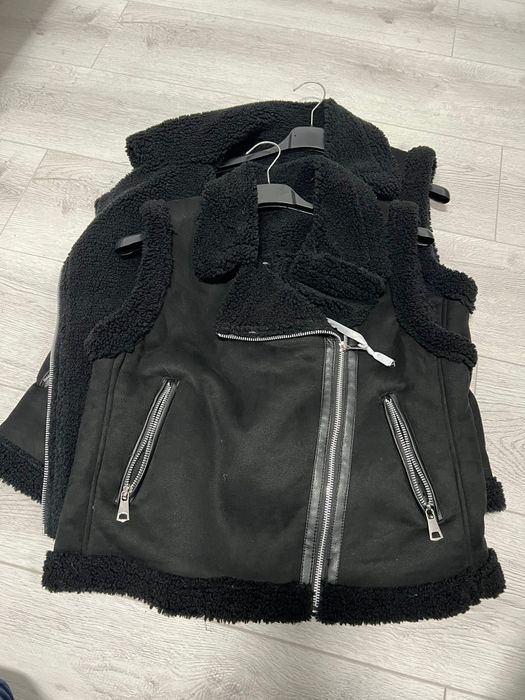 Дамски елек черен с етикет