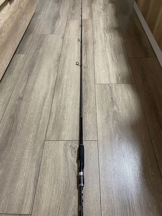 Shimano Sustain 7-35gr. 240cm.