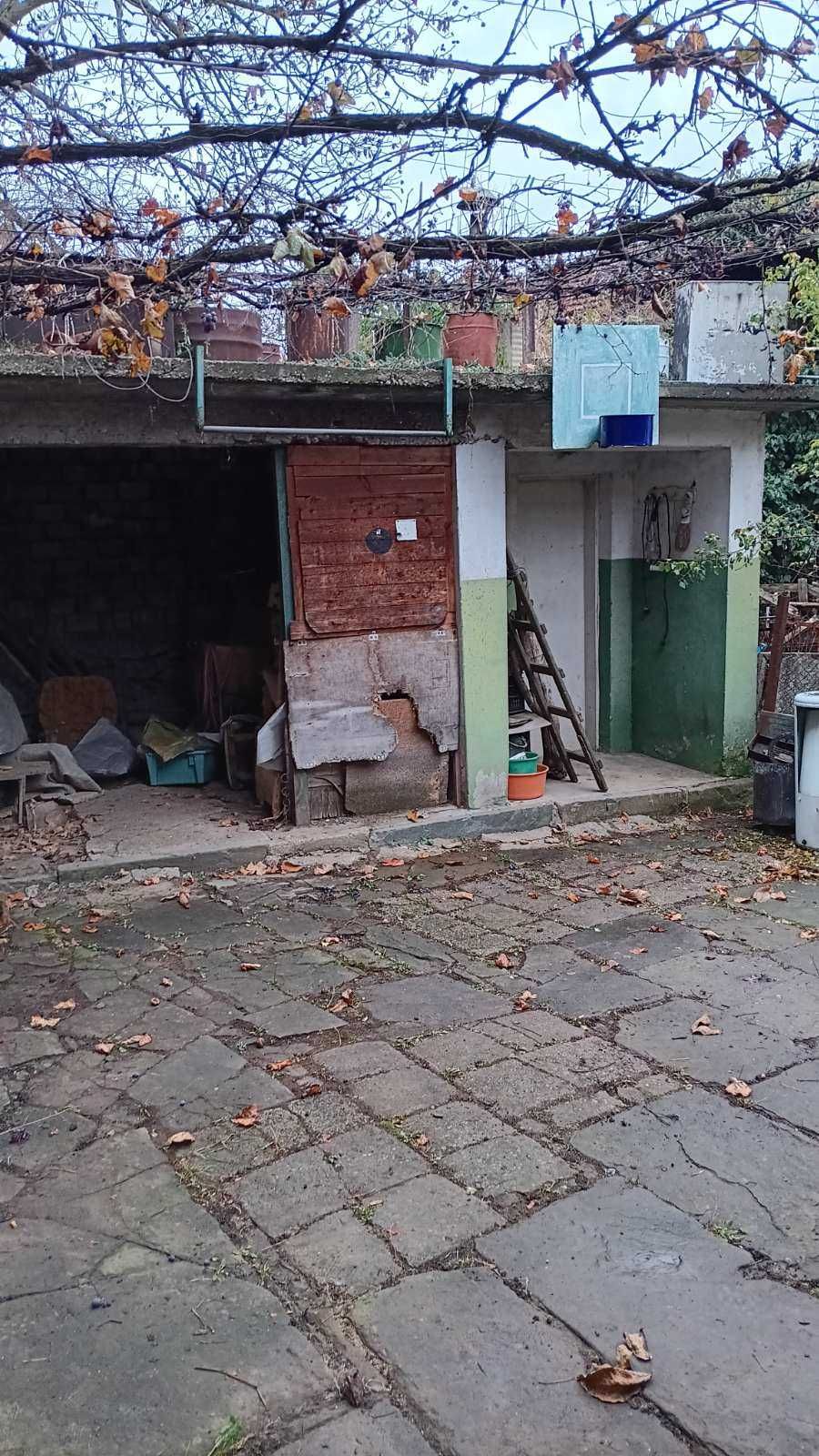 Двуетажна къща с.Ломец