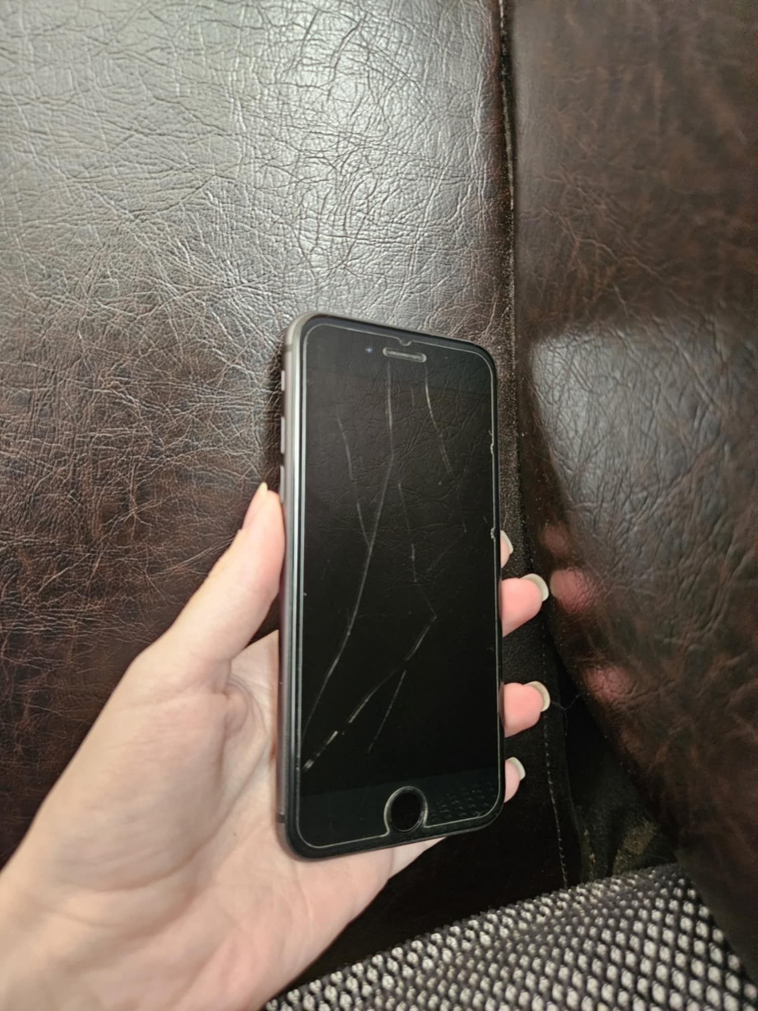 Iphone 8 64 GB + слушалки