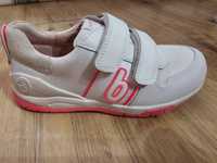 Обувки маратонки biomecanics 30