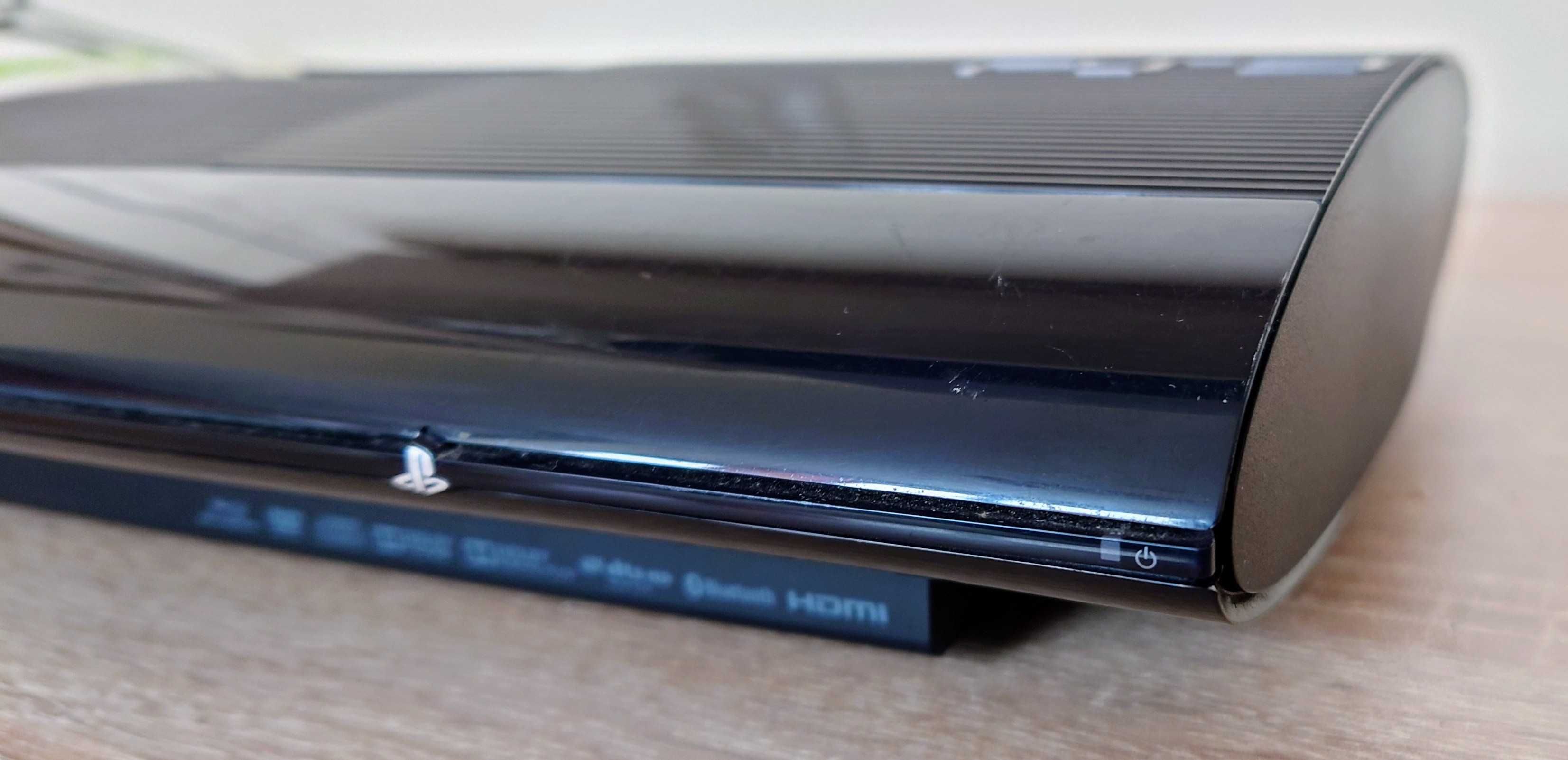 [ PS3 500GB > PlayStation 3 Super Slim с 2 джойстика и 40 игри