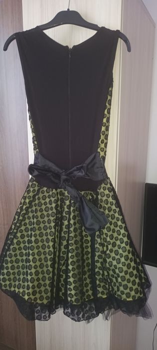 Дамска рокля.Отговаря на S/M размер. Цена-15 лв.