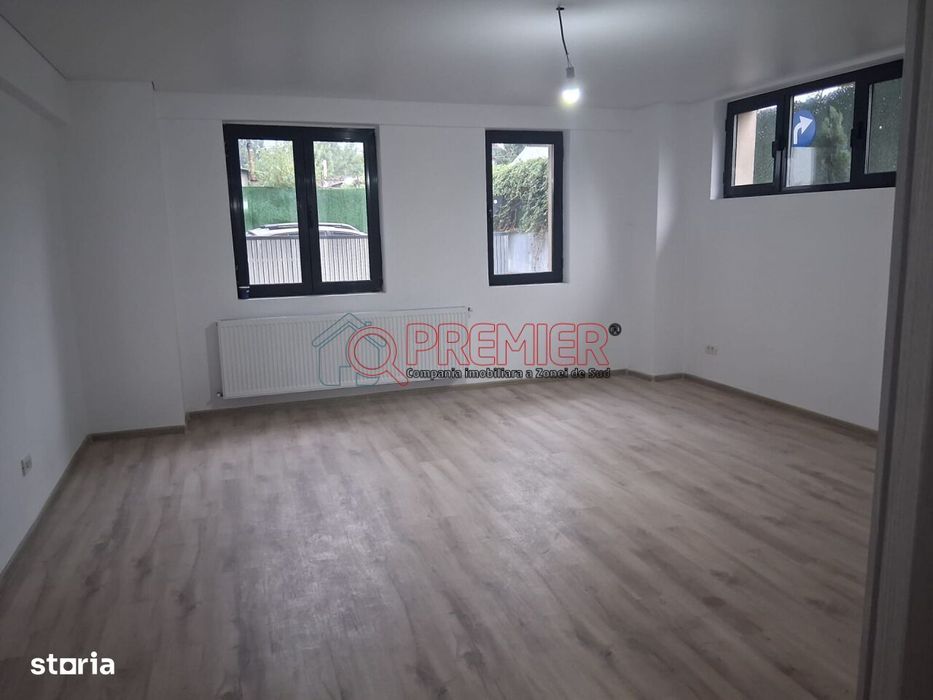 Garsonieră de vânzare  31 mp utili | 40.250 euro  Apărătorii