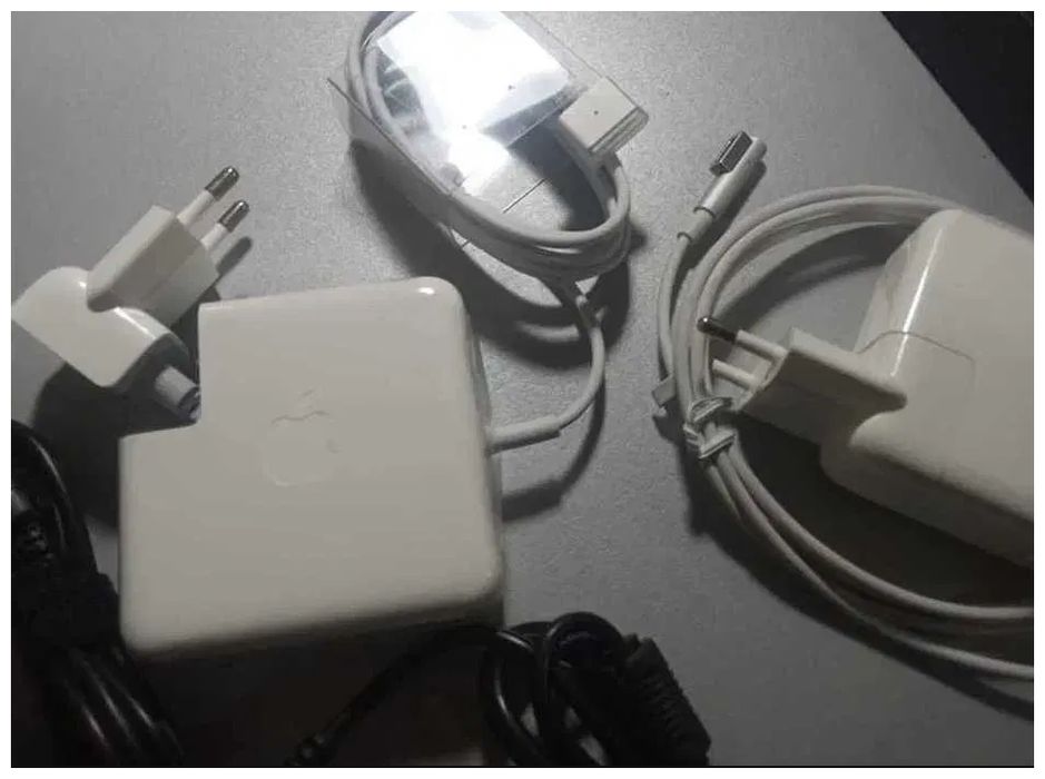 на MacBook под 85W - зарядка, блок питания на макбук