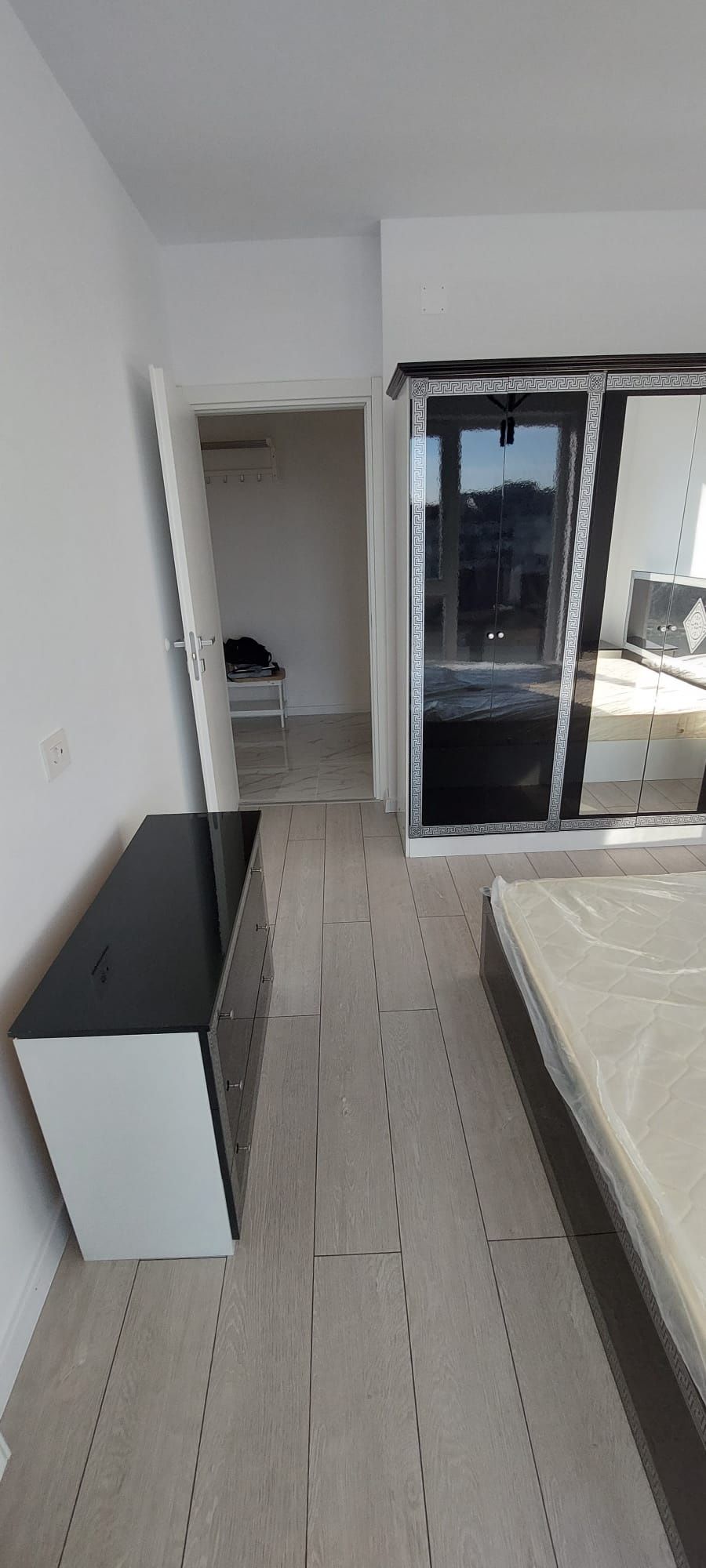 Închiriez apartament  2 camere - Cartier Prima Nufărul 56mp