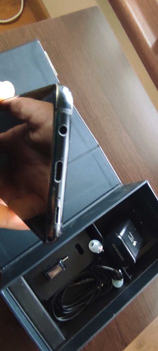 Samsung S9+ телефон