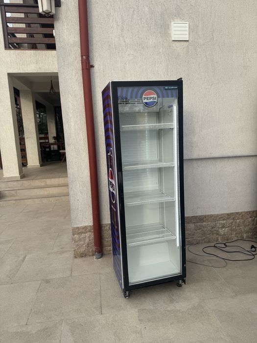 Vitrina frigorifica / frigider bauturi LED ECO afisaj temperatura