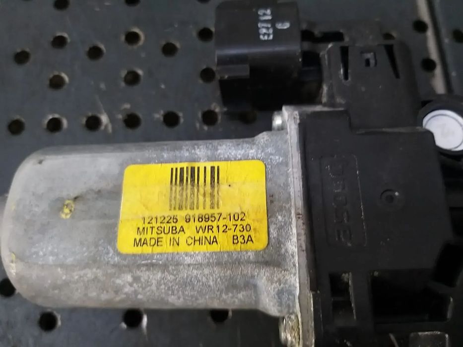 Motoras macara dreapta fata land rover range rover evoque l538 918957102