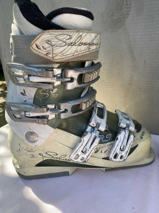 Clapari ski schi Salomon RJ Divine marime EUR:36.5 Mondo:23.5