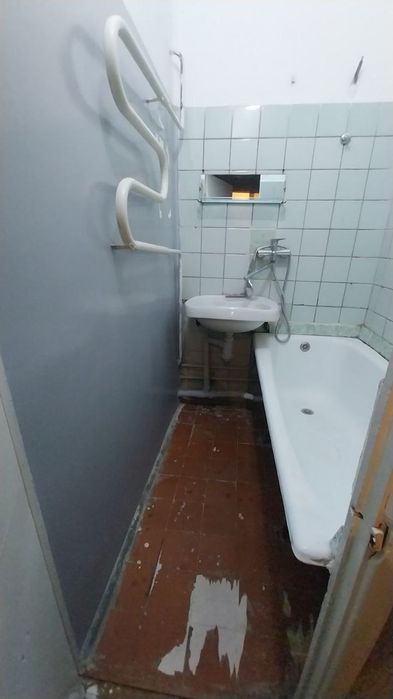 Navoiy shahrida 2 xona uymiz sotiladi arzon narxda