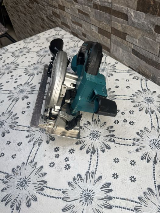 Акумулаторен ръчен циркуляр Makita