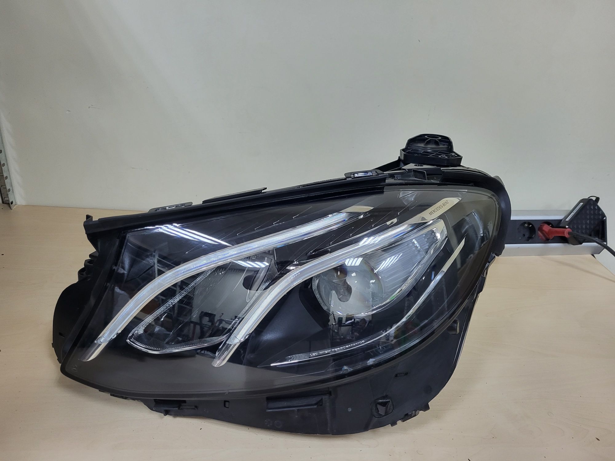 Ляв фар Mercedes E W213 LED High Performance lqv far мерцедес 213