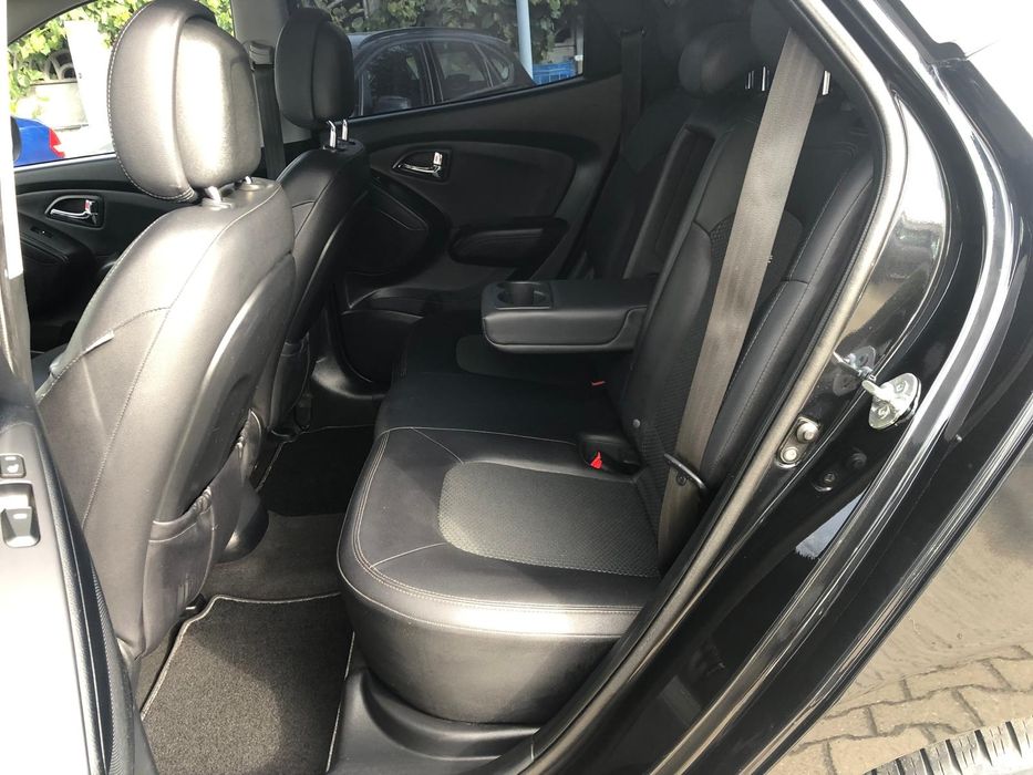 Hyundai IX35 4x4 - 2.0D Euro 5 - Clima * Semi-Piele