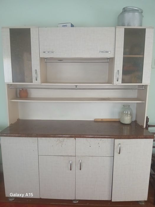 Кухонний буфет сатилади