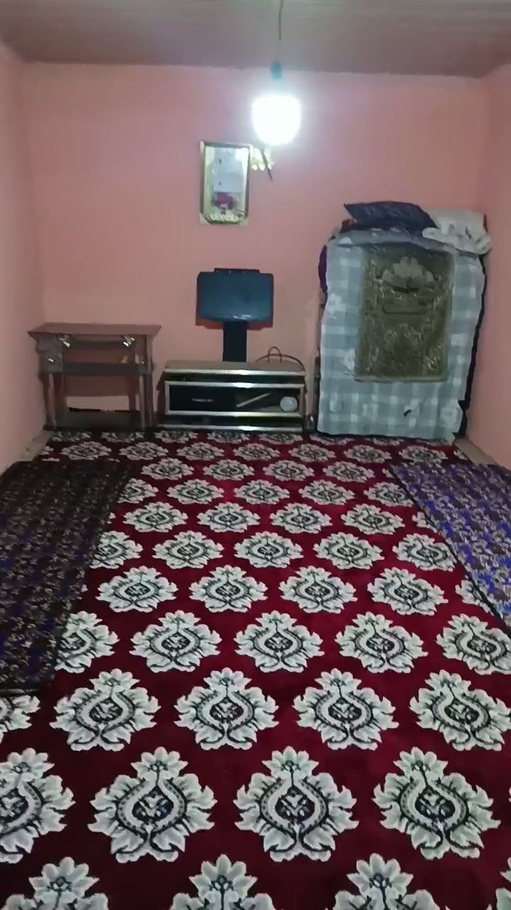 Uy sötiladi xâmma jixoslari bn