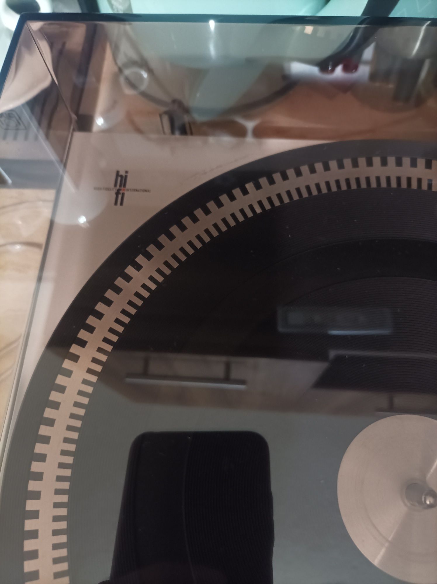 Продавам рядък аудиофилски грамофон Philips 22GA312