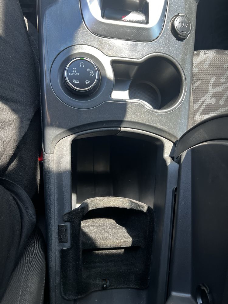 peugeot 3008 2011 година