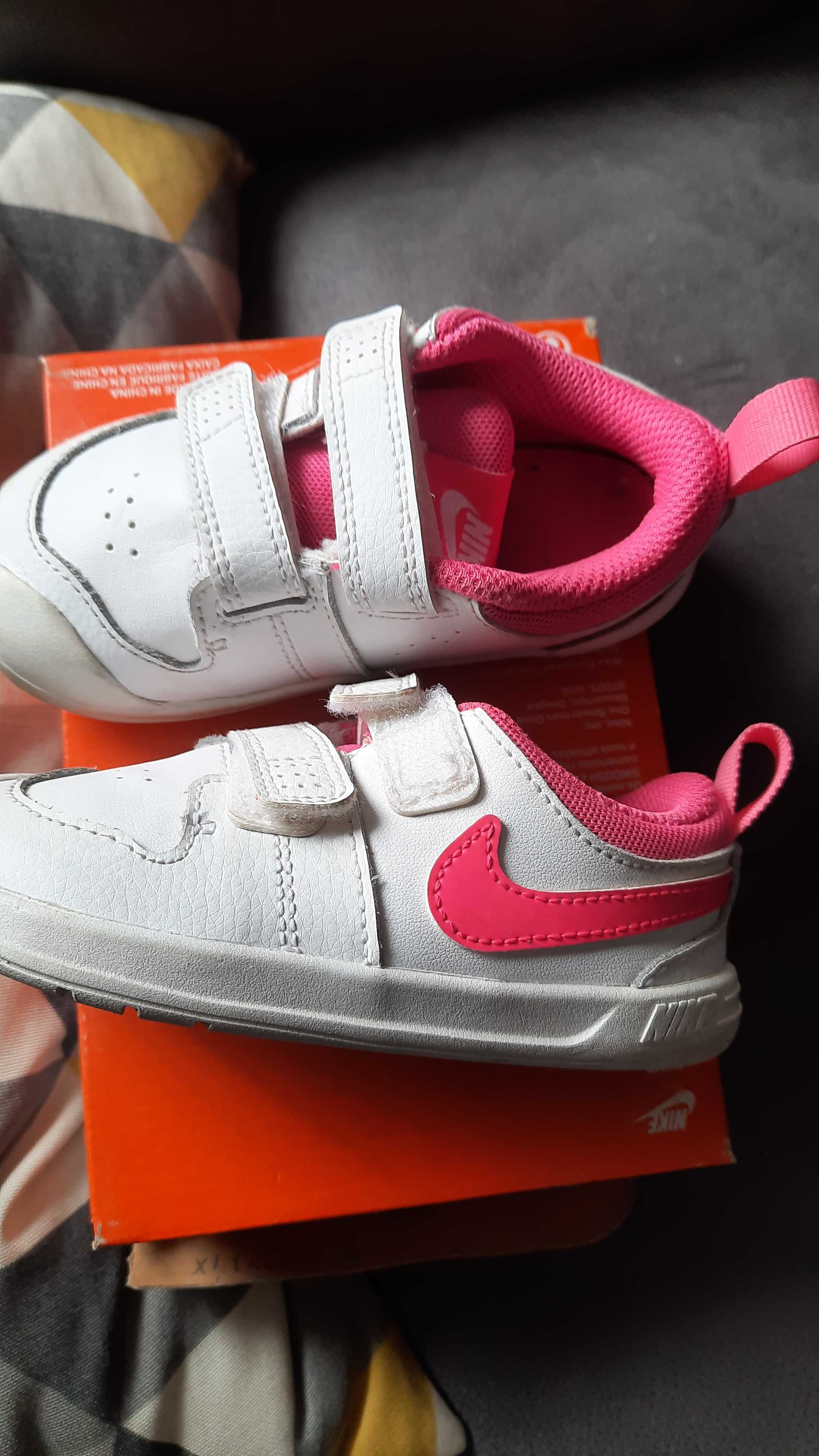 Nike  бели обувки 23