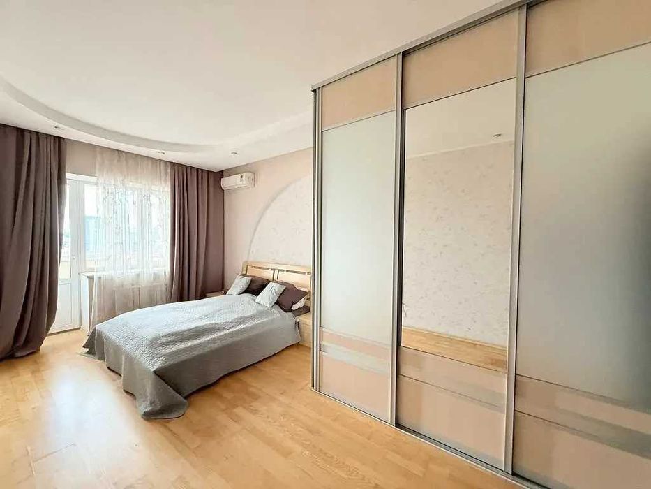 Дава се под наем Двустаен апартамент в София, Център - 65 кв.м за 408 € - Снимка #2