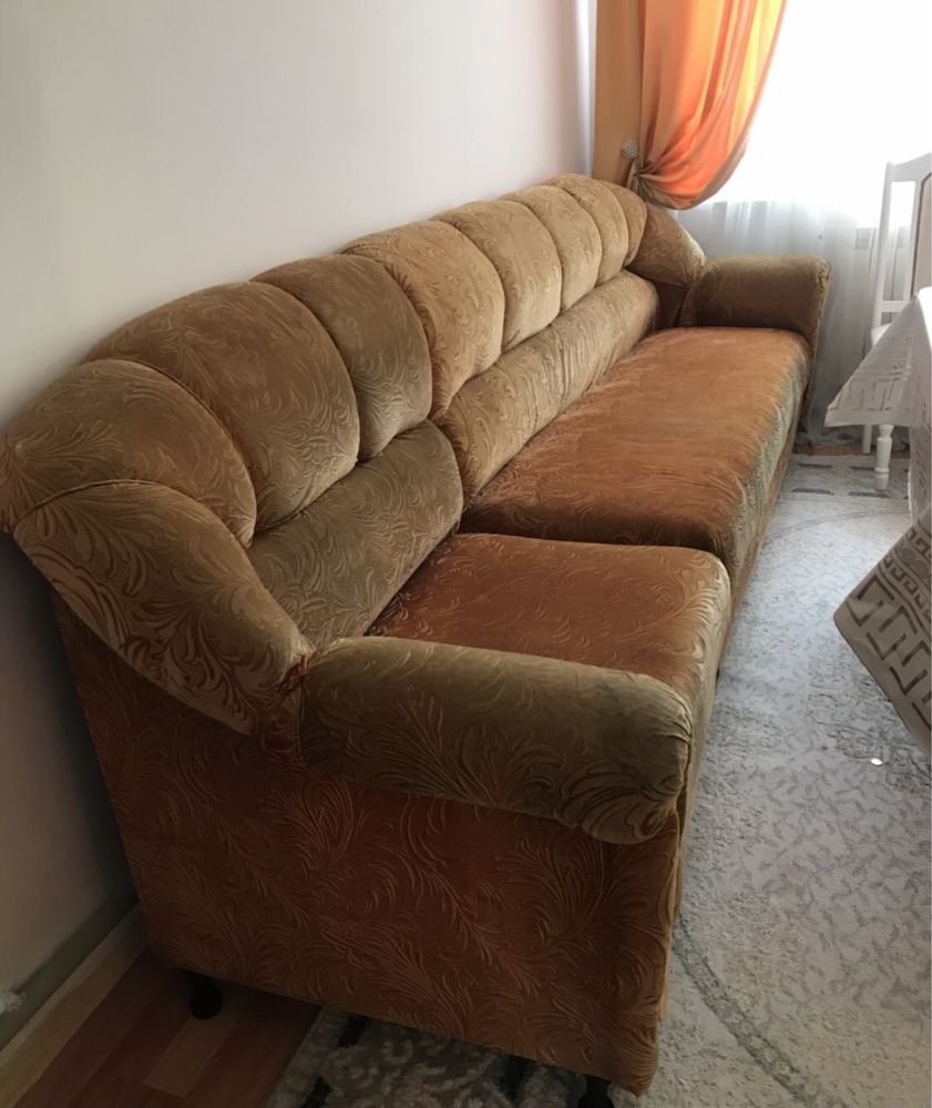 Срочно диван продам!