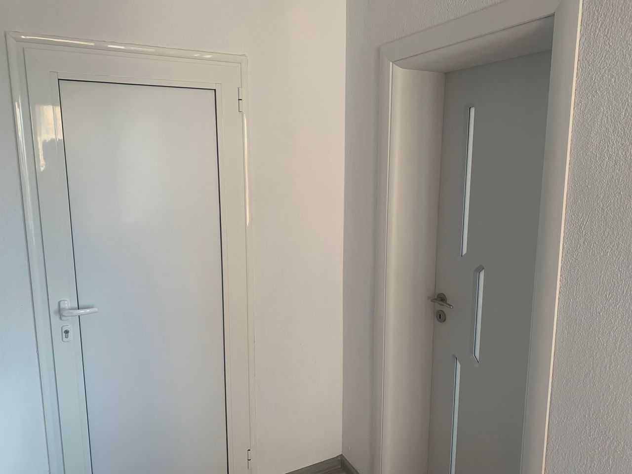 Дава се под наем Тристаен апартамент в Петрич - 88 кв.м за 25.5 € - Снимка #11