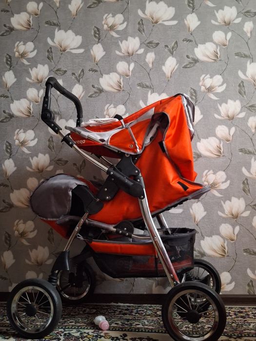 Детская коляска в хорошем состоянии.