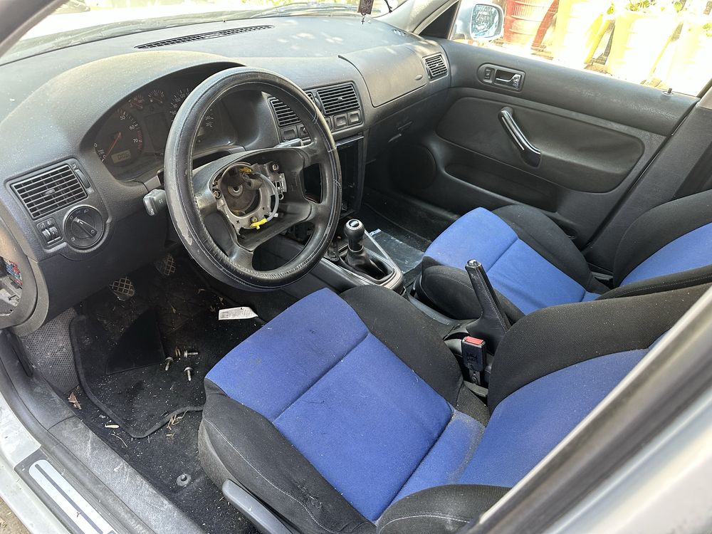 VW Golf 4 1.6 на части