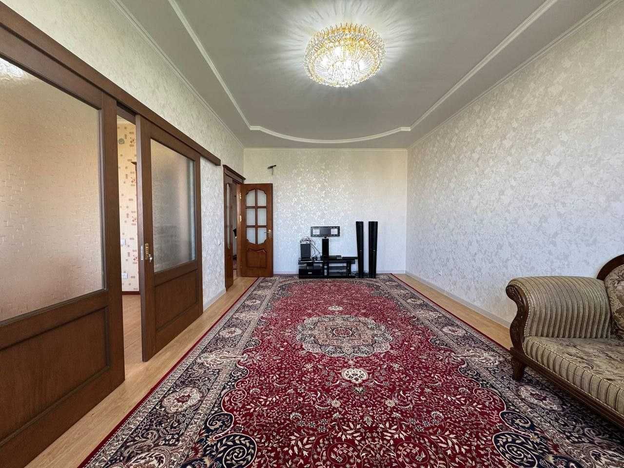 Продается квартира В Центре город 3-х Комнатная 104кв.м.