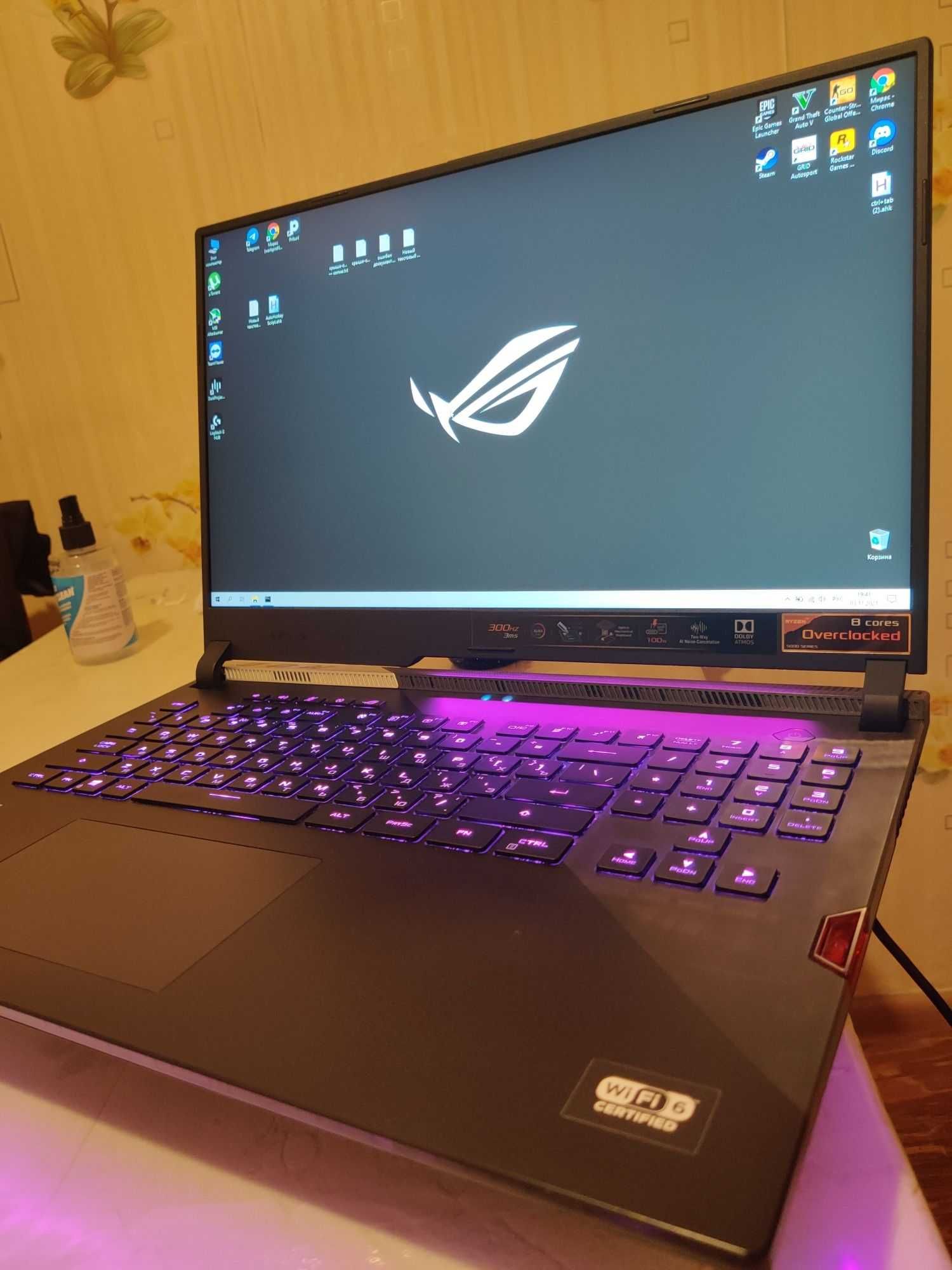 Asus ROG Strix SCAR G733 игровой ноутбук с 3070, Ryzen 9 5900HX