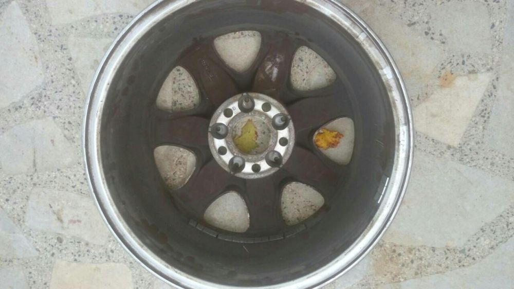 СПЕШНО!Алуминиев джанти за Мерцедес бартер за същите за Тоарег 2,5 tdi