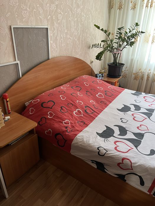 Продам двуспальную кровать