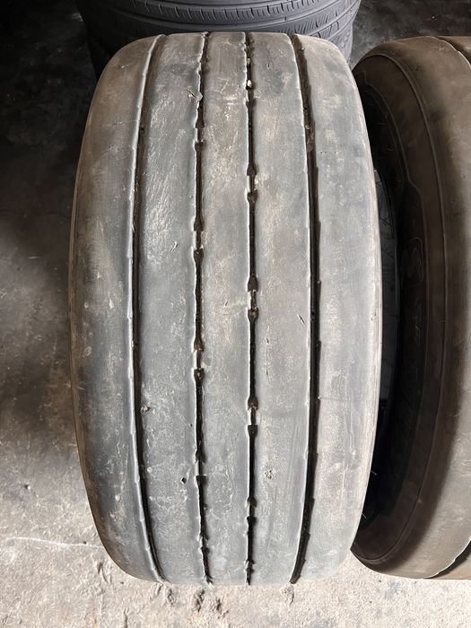 2 anvelope camion 385/55/22.5 , Michelin , DOT 2023 , 8-9 mm