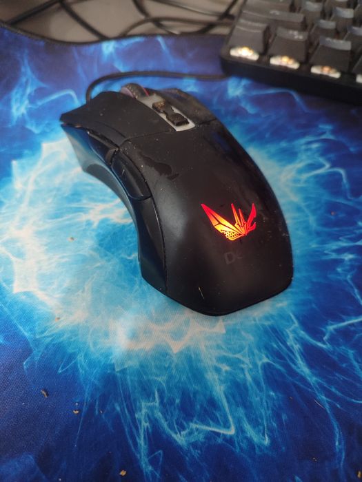 Игровая мышка(в подарок ковер для него)