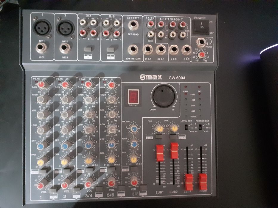 Statie/Mixer cu Boxe 150Watts
