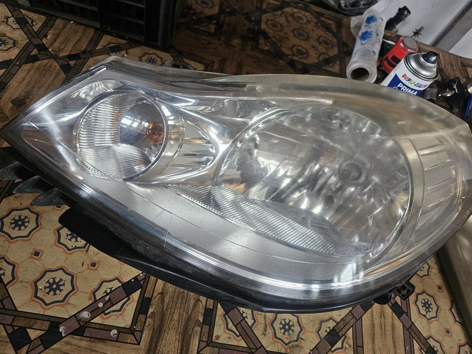 Far stânga dreapta Renault Clio Simbol 2010