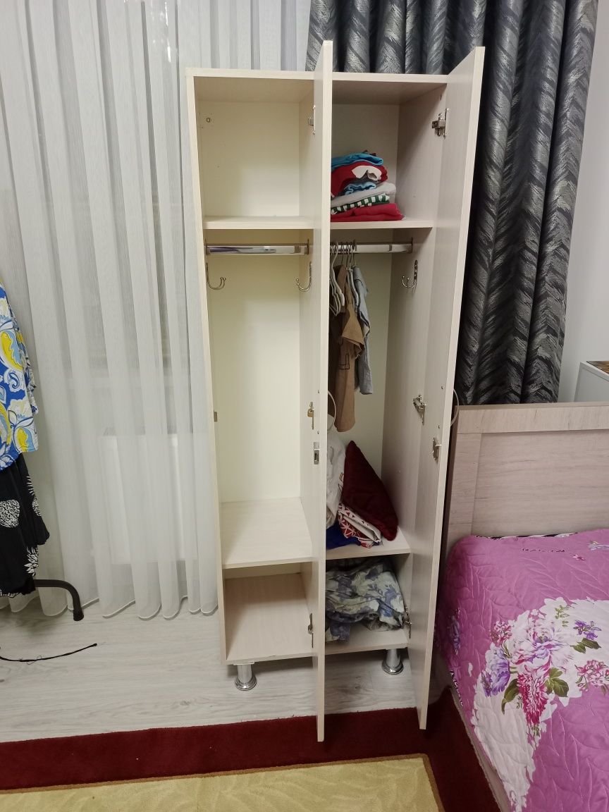Продам детский двухярусный шкафчик 170*60 см