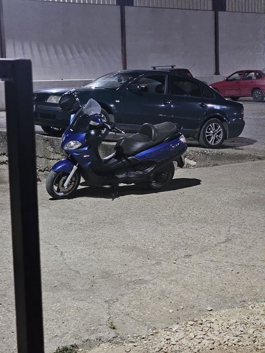 Продавам скутер piaggio x9 200 evo