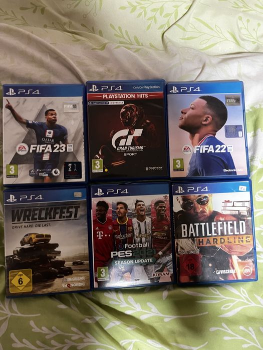 Vand ps4 cu o maneta si 6 jocuri