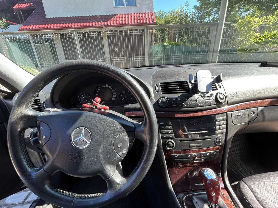 Mercedes-Benz E class W211