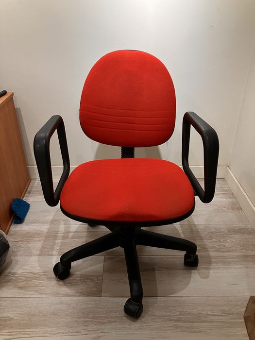 Стул рабочий в отличном состоянии